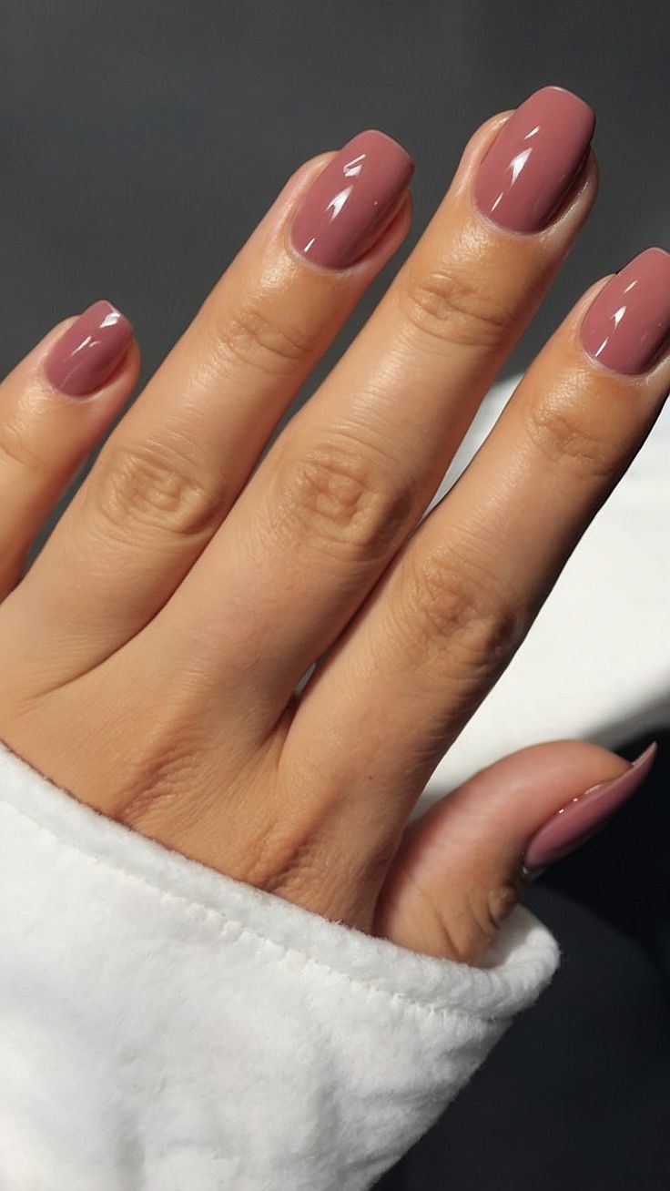 Elegant Soft Mauve Nail Design: Modern Square Shape with Glossy Finish for Any Occasion.