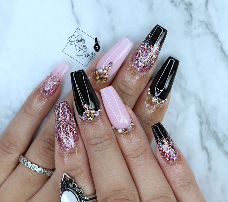 Chic Matte Pink and Glossy Black Nail Design with Glitter Gradient and Square Tips.