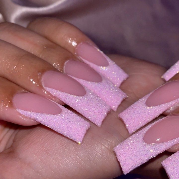 Dreamy Sparkly Pink Nail Design: Elegance Meets Playfulness