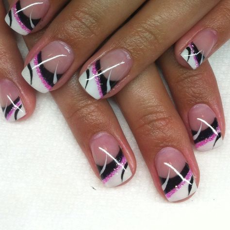 Chic Nail Design: Vibrant Pink and Bold Black with Modern Geometric Lines and Subtle Glitter.