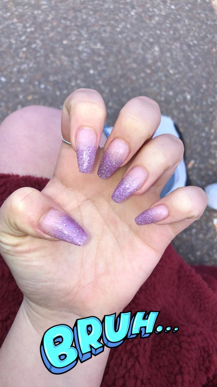 Elegant Ombre Glitter Nails: From Soft Lavender to Deep Purple for a Striking, Glamorous Look.