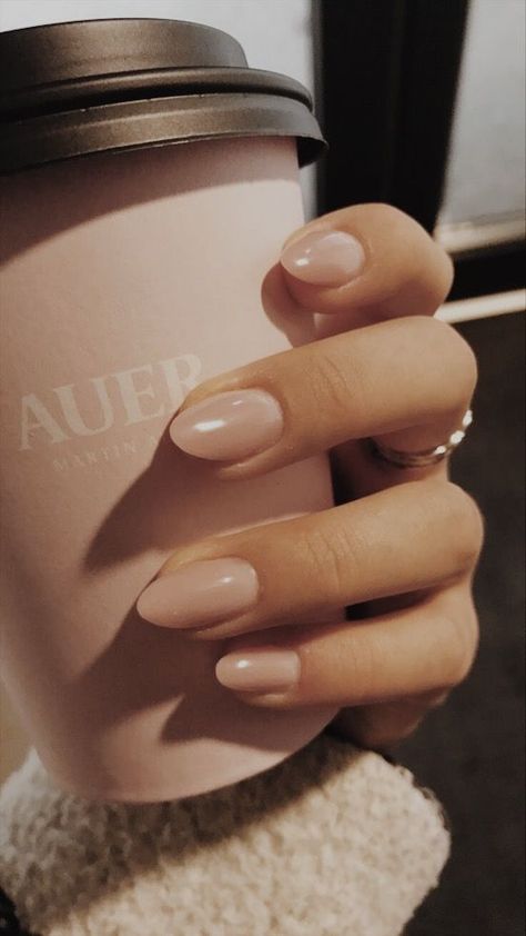 Sophisticated Nude Nail Design for an Elegant Everyday Look.