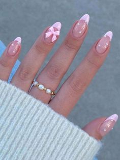 Elegant Chic Nail Design with Soft Pink Gradient and Sparkling Accents.