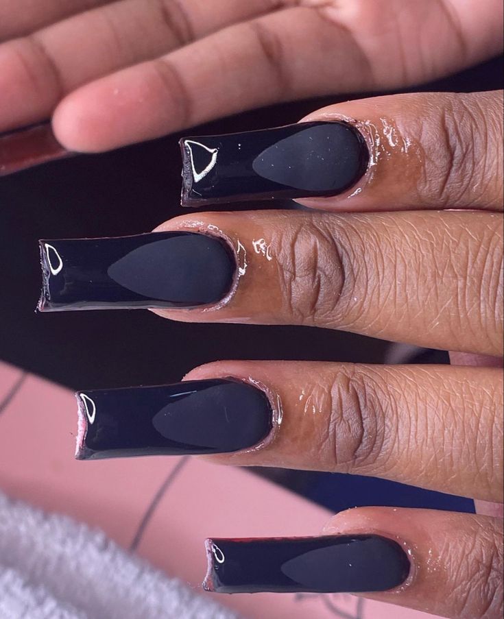 Chic Glossy Black Long Nails with Modern Square and Almond Shapes for a Bold Look.