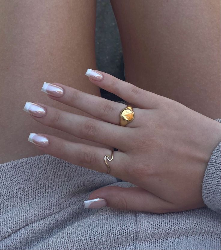 Sophisticated French Manicure with Elegant Gold Accents for Timeless Style