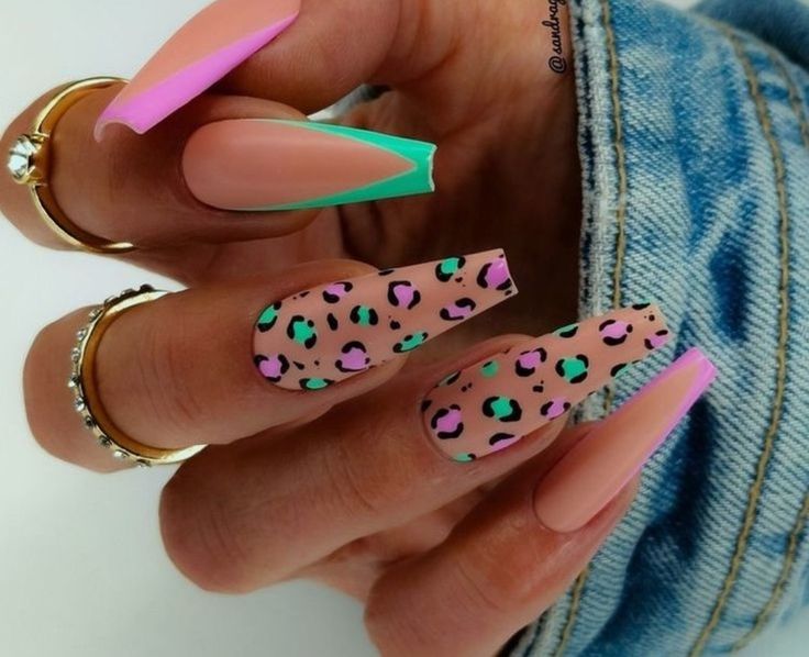 Playful Pastel Leopard Print Nail Design: A Bold Expression of Personality.