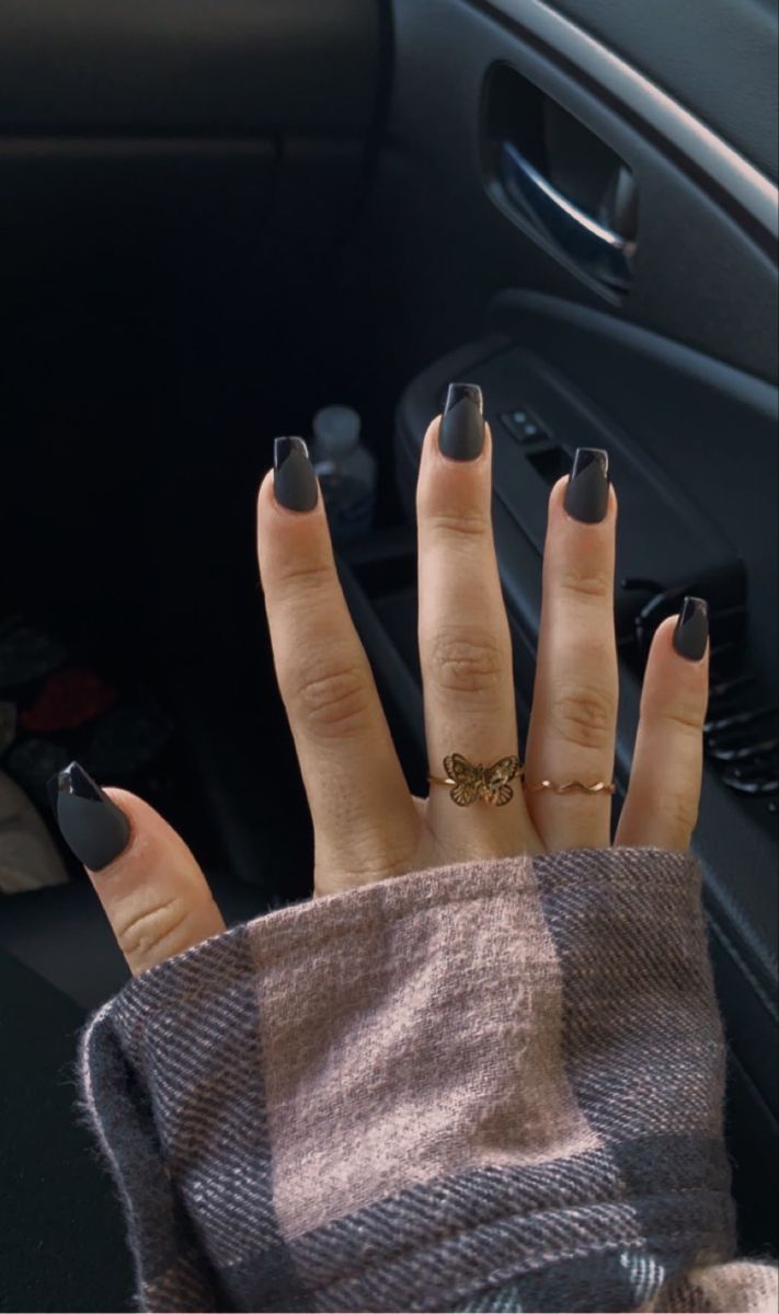 Chic Matte Black Nail Design with Square Tips and Gold Ring Accents