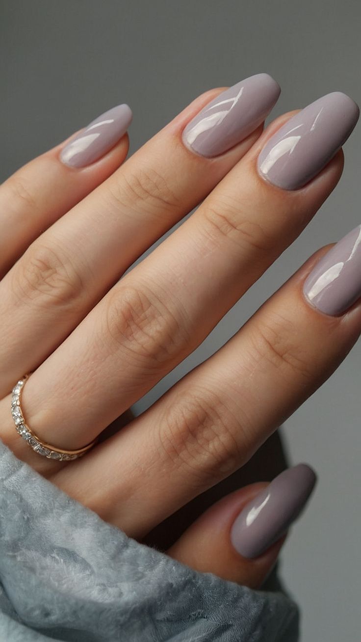 Chic and Modern Aesthetic: Elegant Mauve Nails for Any Occasion