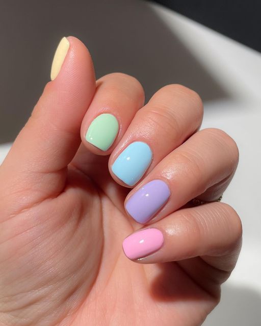 Cheerful Pastel Nail Design for a Fresh Spring/Summer Look