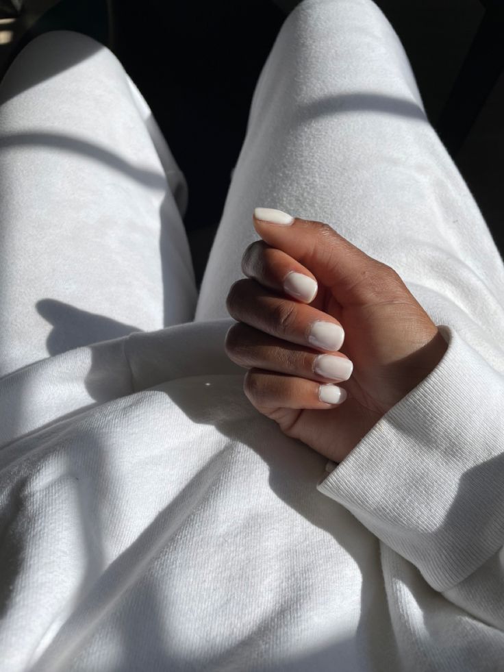 Elegant Minimalistic White Nails for a Fresh and Versatile Look