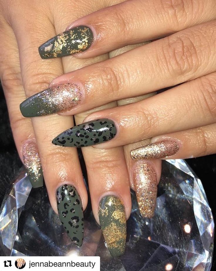 Chic Nail Design: Deep Green and Gold with Leopard Print Accents