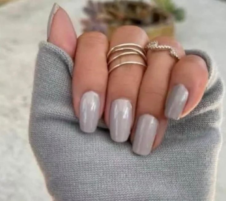 Chic Gray Nails: Sophisticated Elegance for Any Occasion.