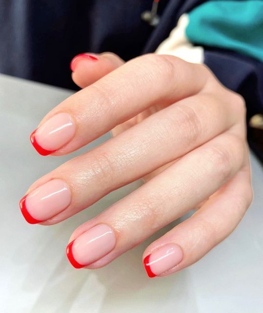 Vibrant French Tip Nail Design: A Modern Twist on Classic Elegance.