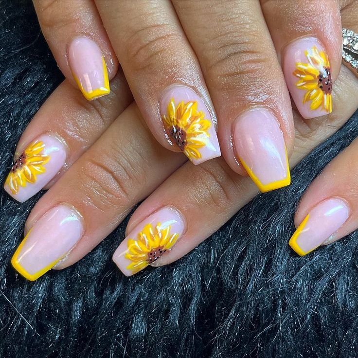 Cheerful Sunflower Nail Art: A Playful and Sophisticated Floral Design