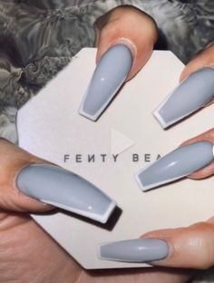 Chic Almond-Shaped Gray Nails: A Versatile Elegance for Any Occasion.