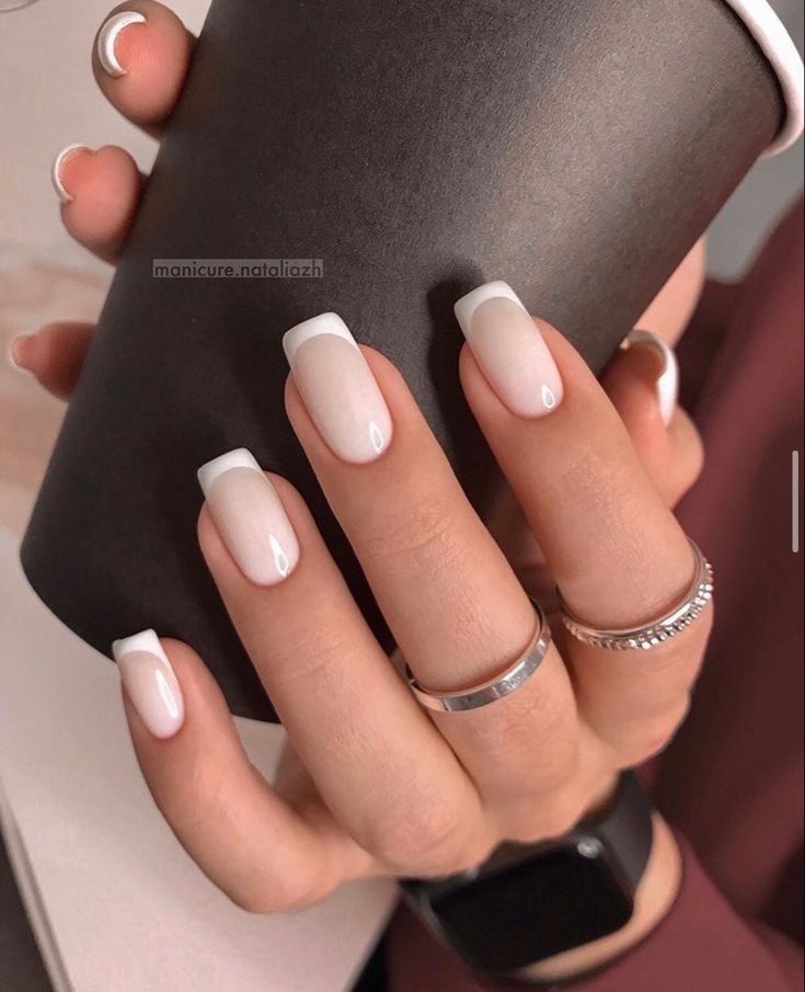 Timeless Elegance: The Classic French Tip Manicure