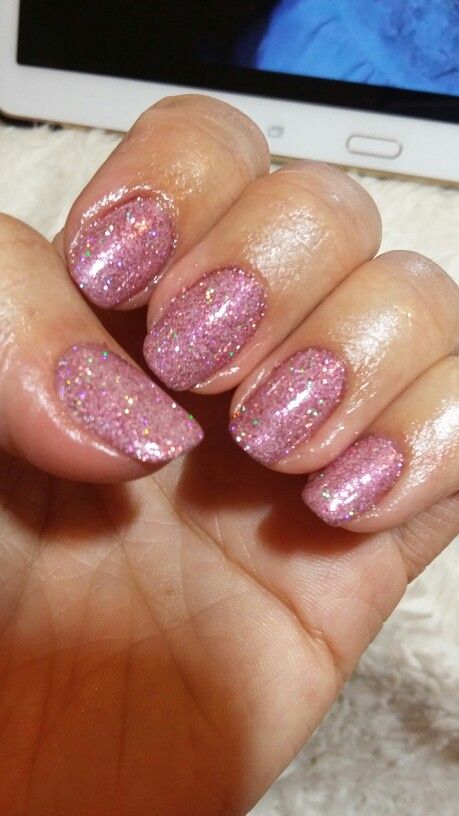 Elegant Sparkling Pink Glitter Nails: Perfect for Any Occasion