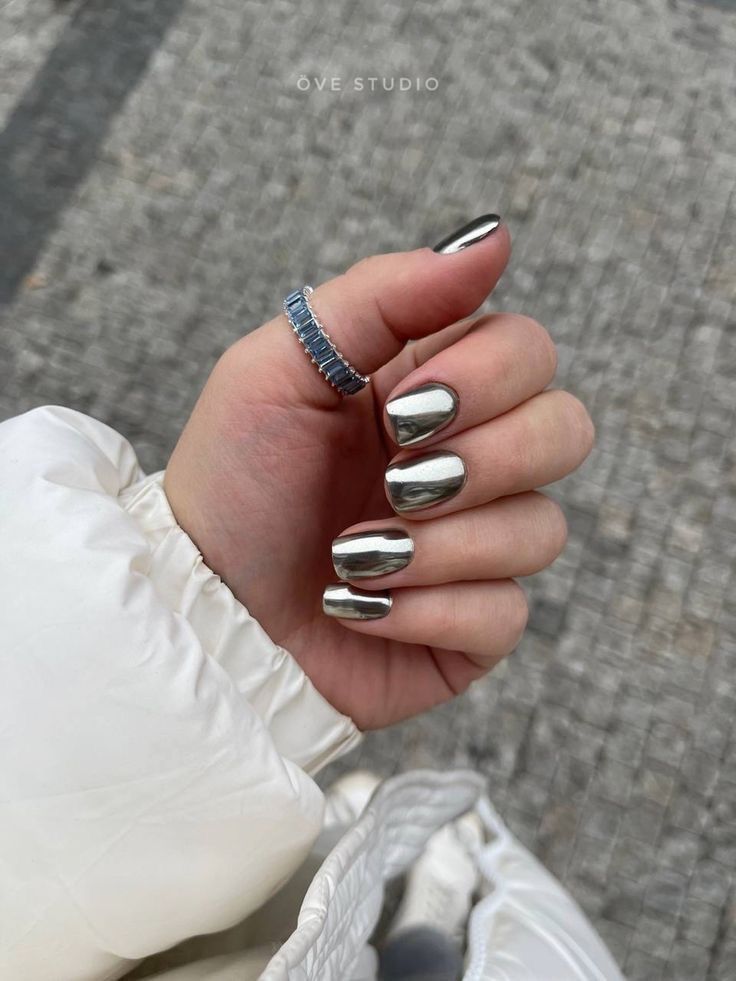 Sleek Chrome Metallic Nails: Effortless Elegance for Any Occasion.