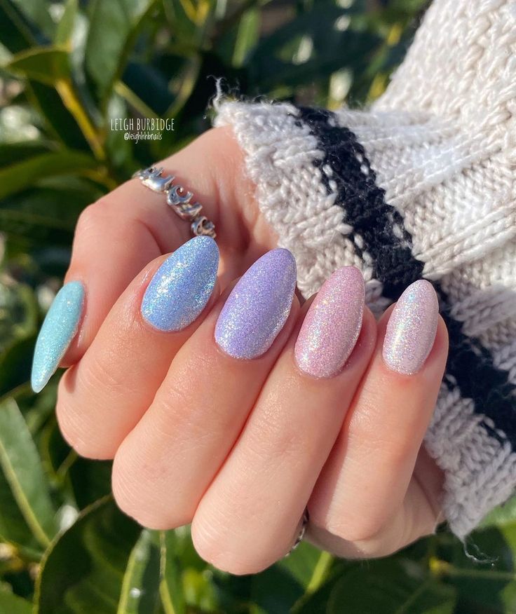 Chic Pastel Gradient Nail Design with Iridescent Finish