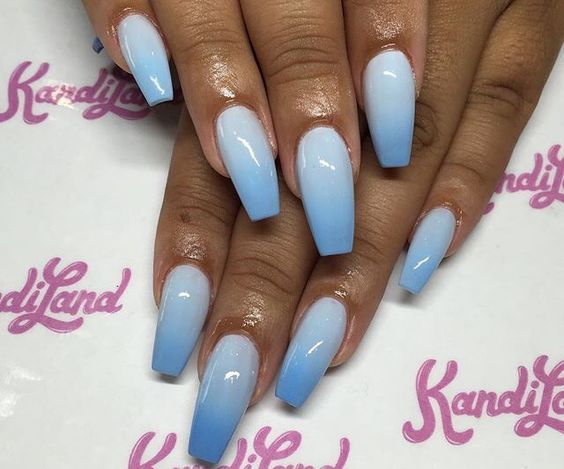 Chic Ombre Nail Design: Smooth Gradient in Blue for a Refreshing Look