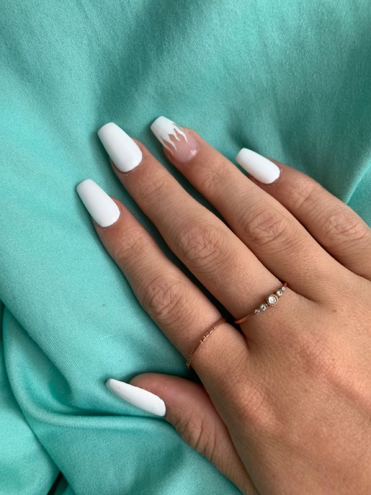 Chic Elegant White Nails with Subtle Design for All Occasions.