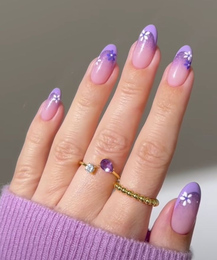 Chic Spring Nail Design: Soft Purple and Pink Gradient with Floral Accents