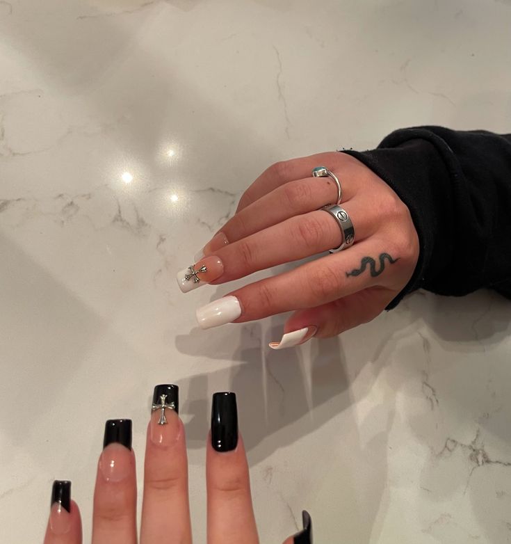 Chic Black and White Nail Designs: Bold Accents and Modern Aesthetics