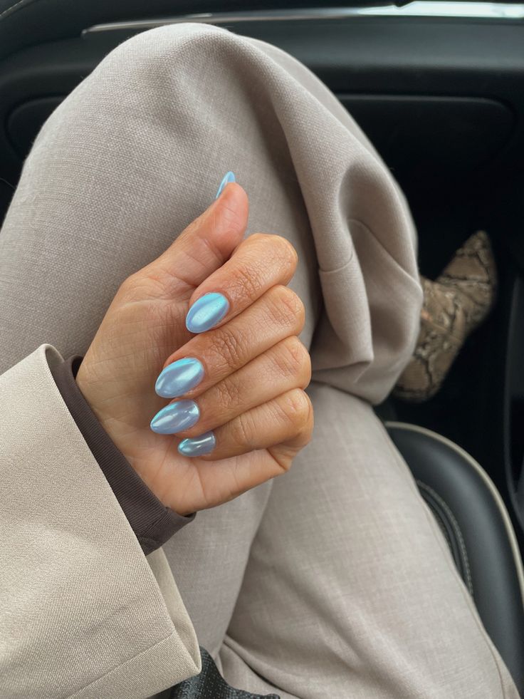 Chic Light Blue Nail Design: A Modern and Sophisticated Look.