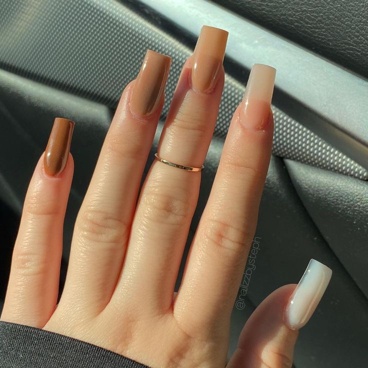 Chic Ombre Nail Design with Warm Browns, Soft Nude, and Elegant Gold Accents