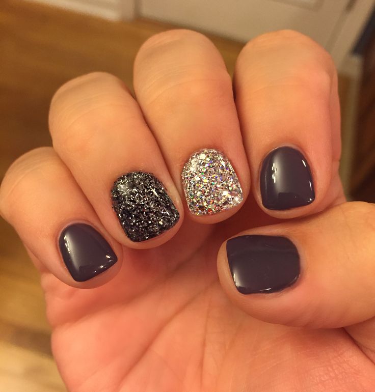 Chic Nail Design: Sophisticated Gray with Dazzling Silver Accents