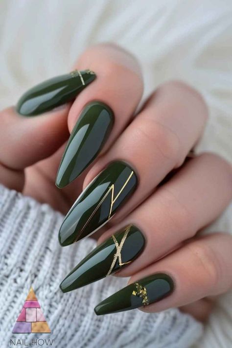 Chic Elegant Green Nails with Gold Accents for Modern Appeal