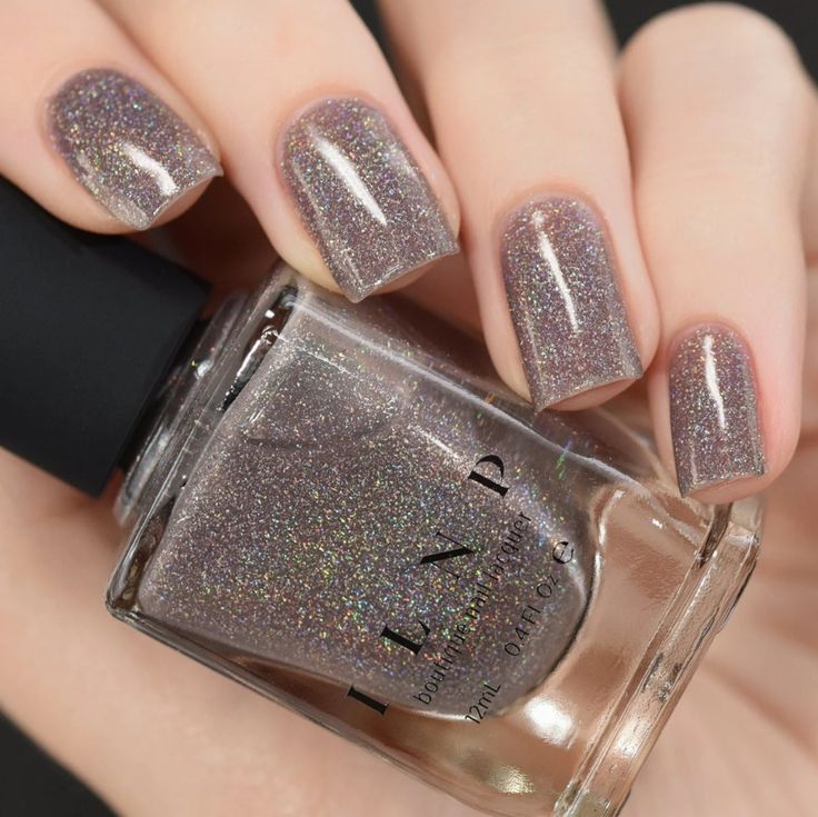 Chic Lavender Holographic Nails: A Modern Elegant Twist on Neutrals.