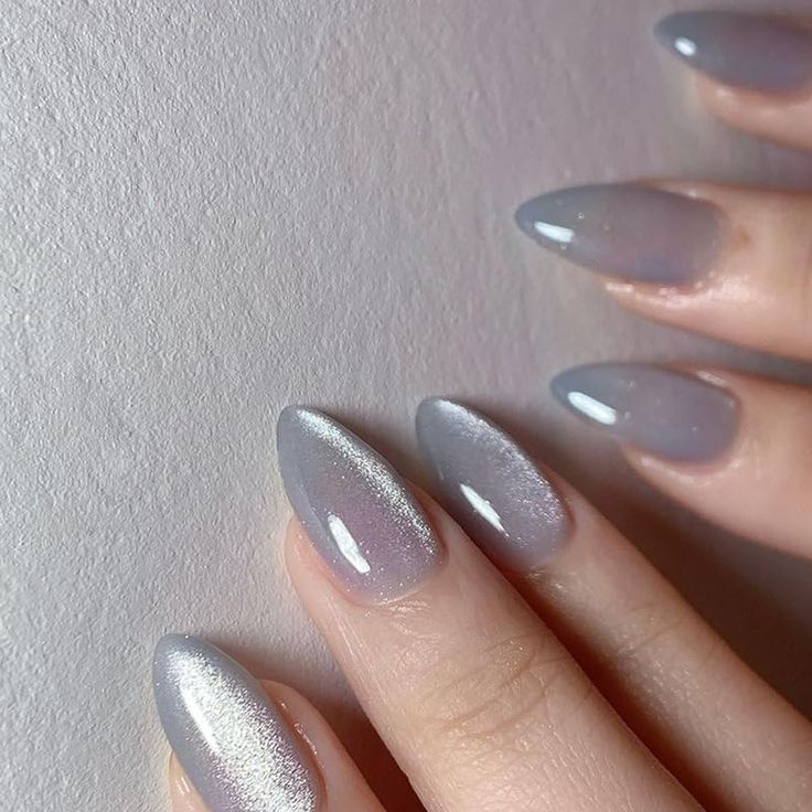 Chic Almond-Shaped Nails with Sophisticated Gray Gradient Design