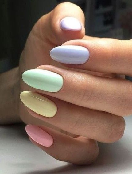 Delicate Pastel Nail Design for a Charming Spring/Summer Look