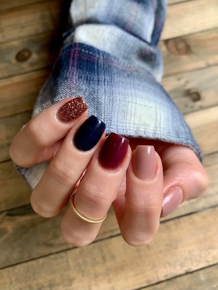 Autumn-Inspired Nail Design: Rich Colors with Glamorous Bronze Glitter Accent