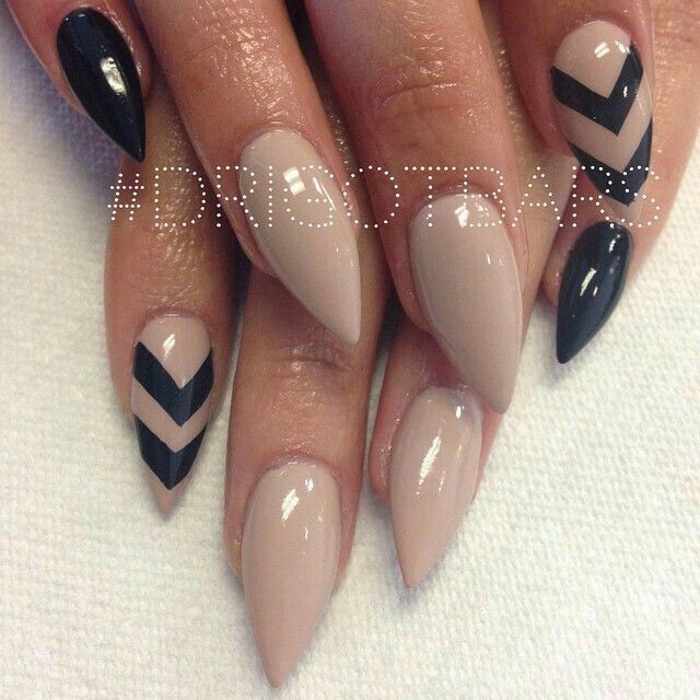 Sophisticated Almond-Shaped Nails with Matte-Gloss Contrast and Chevron Patterns.