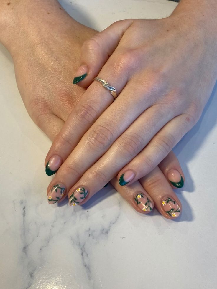 Nature-Inspired Elegance: Earthy Tones and Vibrant Accents Nail Design