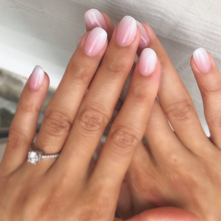 Elegant Ombre Nail Design in Soft Pink Shades