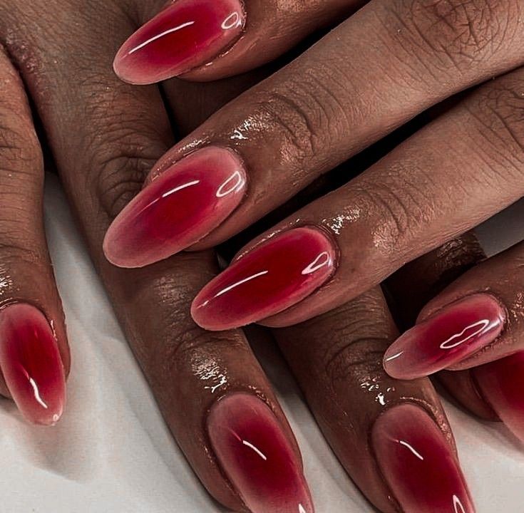 Chic Ombre Nails: A Sophisticated Gradient from Deep Red to Blush