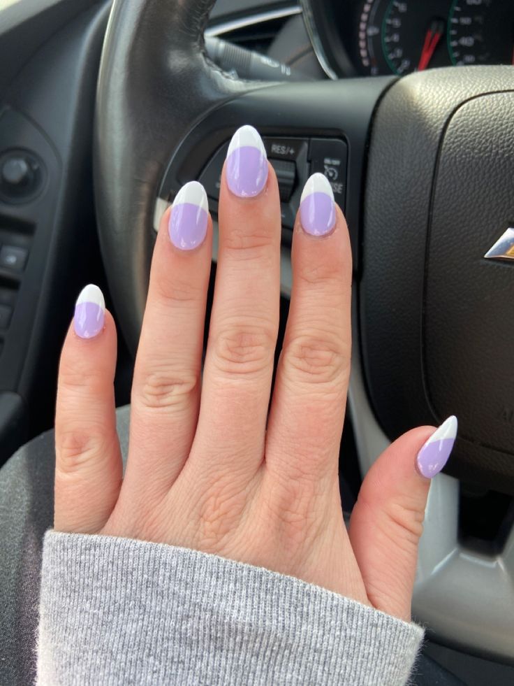 Elegant Lavender and White Almond-Shaped Nail Design for a Chic Look.