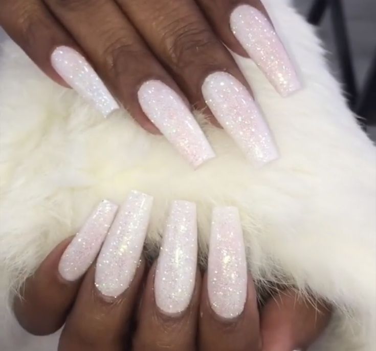 Elegant Sparkling Ombre Nails: Soft Pink and Glitter for Every Occasion