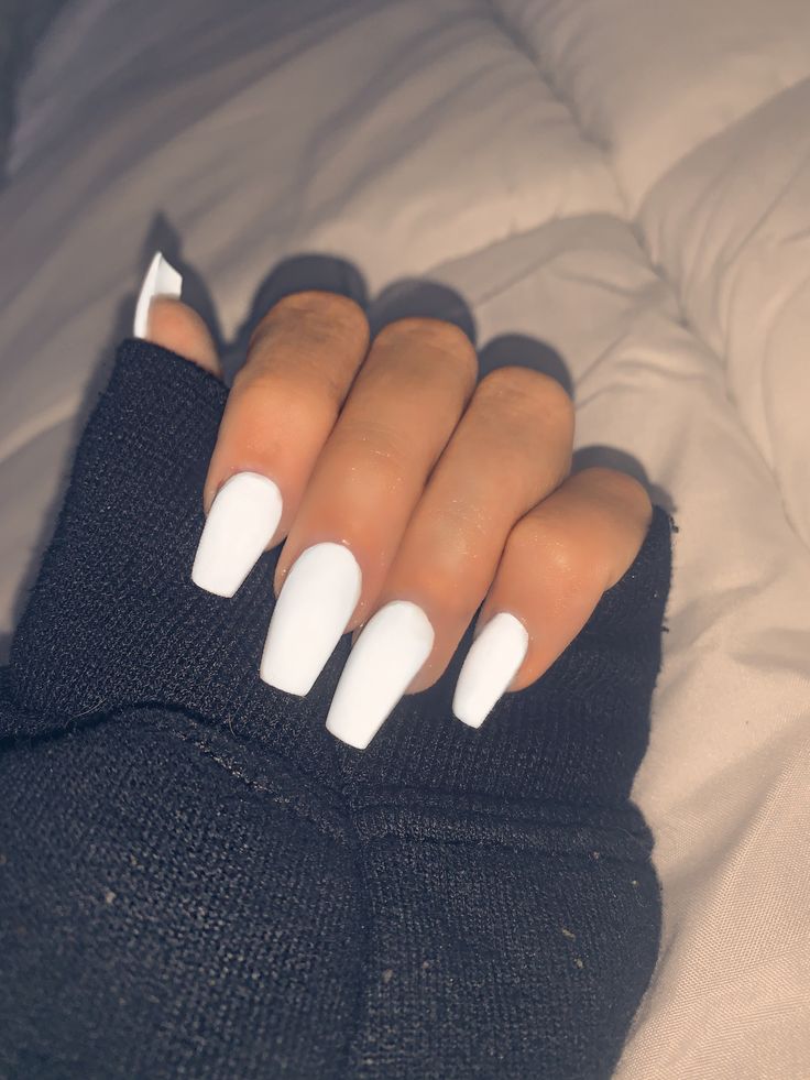 Chic Minimalist White Nails: A Sophisticated Contrast on Dark Fabric