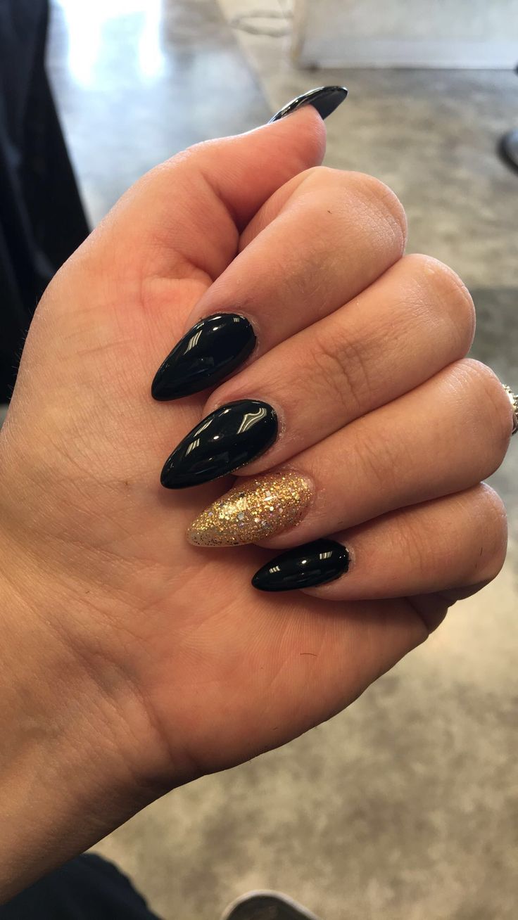 Black Nails With Gold Accent Nail