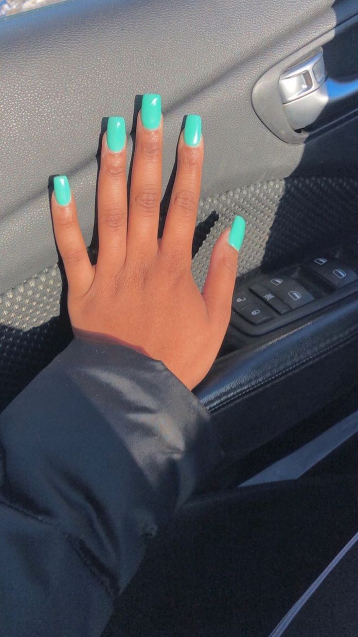 Vibrant Teal Square Nail Design: A Trendy Statement for Any Outfit