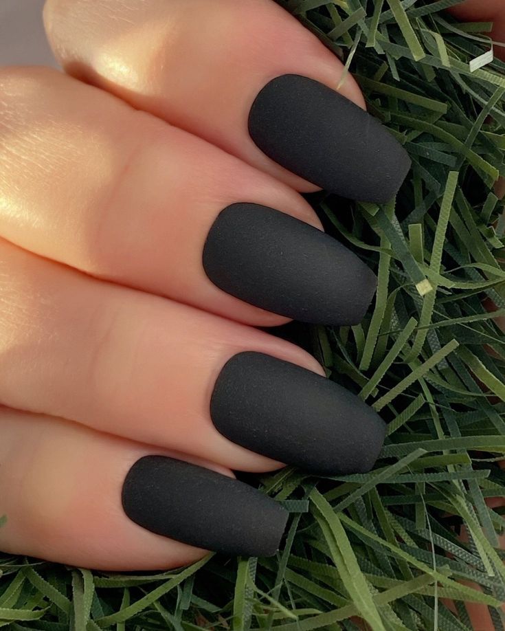 Chic Matte Black Nail Design: Sophisticated Elegance for Any Occasion