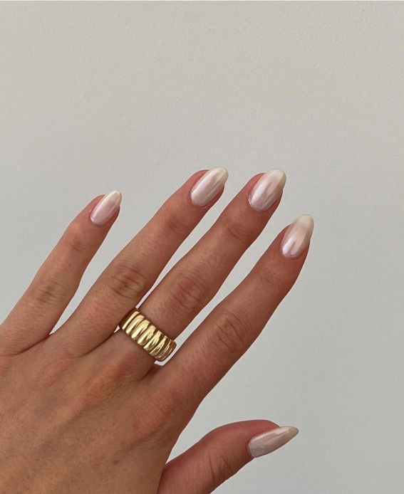 Chic Almond-Shaped Ombre Nails with Glossy Finish and Gold Ring Accent