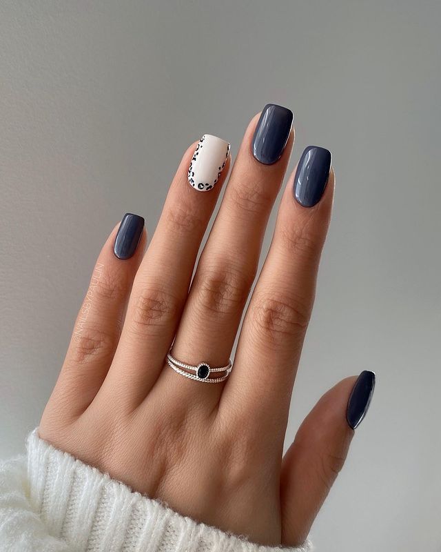 Elegant Chic Nail Design: Bold Navy with Playful White Accents