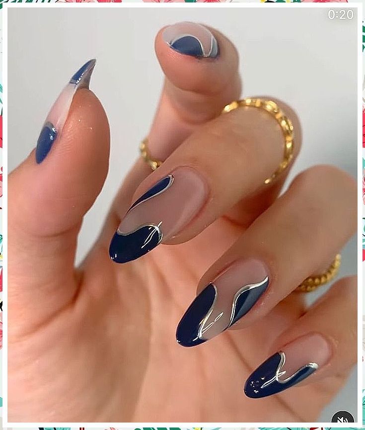 Chic Sophistication: Elegant Navy Nail Design with Gold Accents