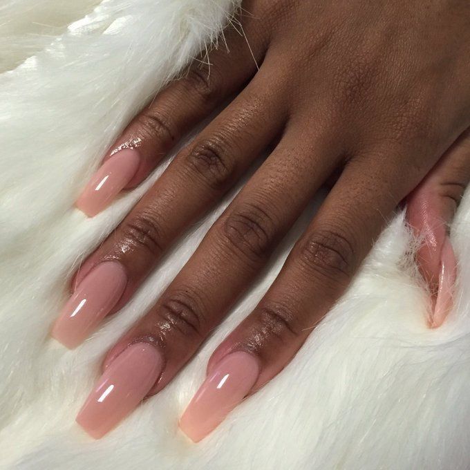 Sophisticated Ombre Nails: Soft Pink to Vibrant Peach with Glossy Finish