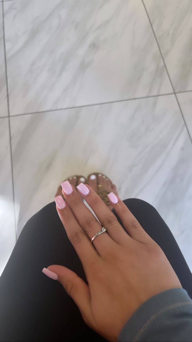 Chic Elegant Pink Nails: A Sophisticated Yet Playful Look